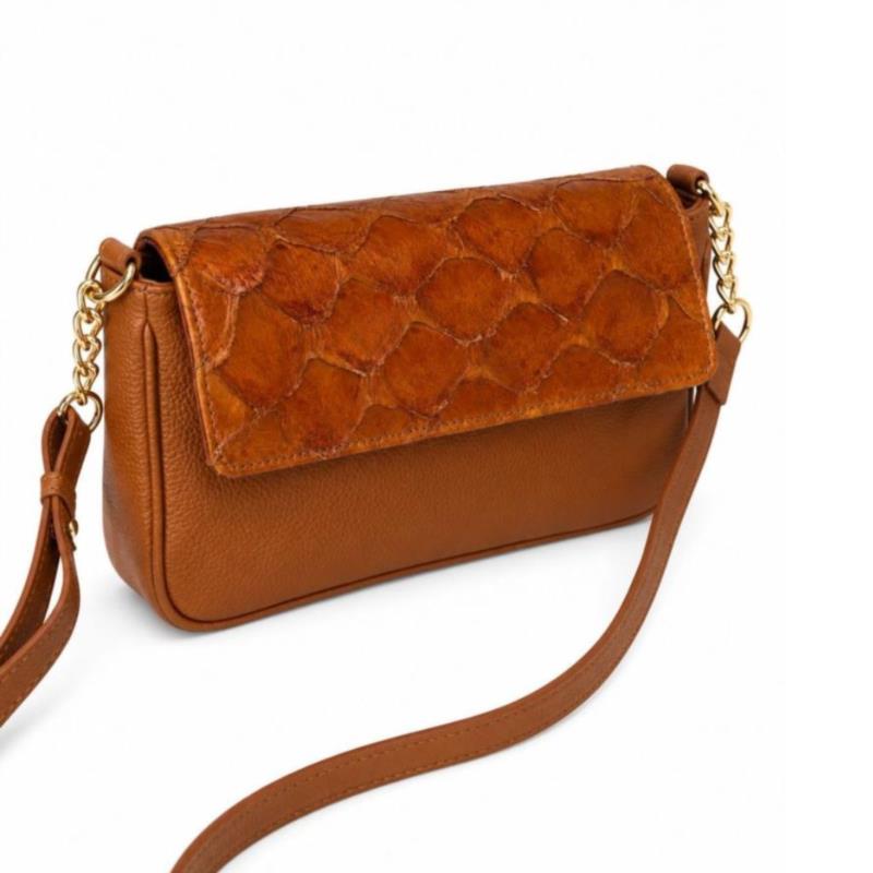 Bolsa Couro Floater e Matelassê frontal.