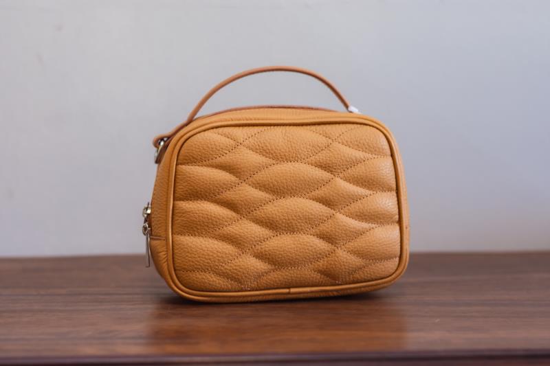Bolsa Transversal Couro Floater e Matelasse