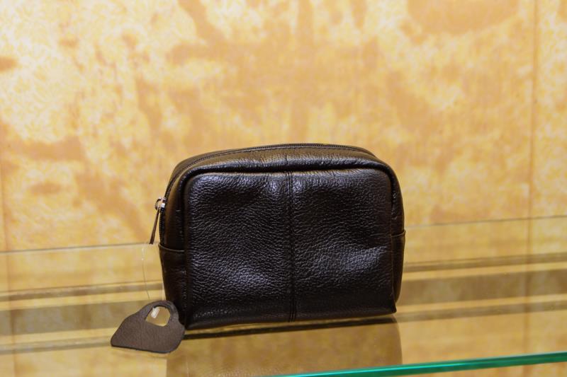 Necessaire para o dia a dia no couro Floater