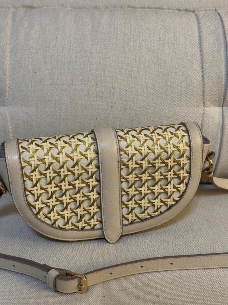 Bolsa de palha e couro legítimo 