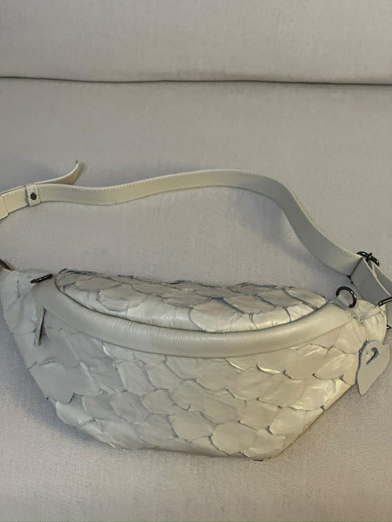 Pochete couro pirarucu 