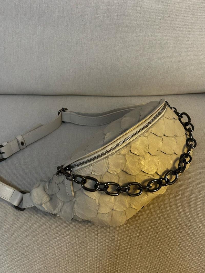 Pochete couro pirarucu 