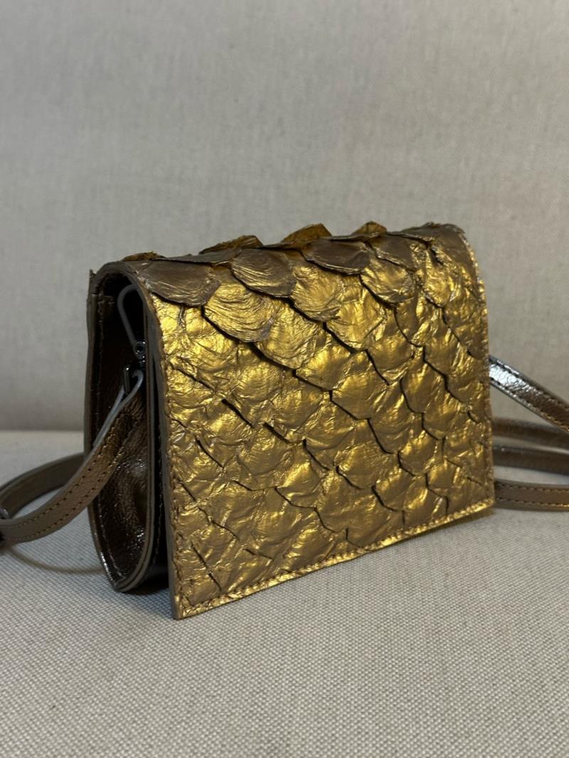 Bolsa couro pirarucu 