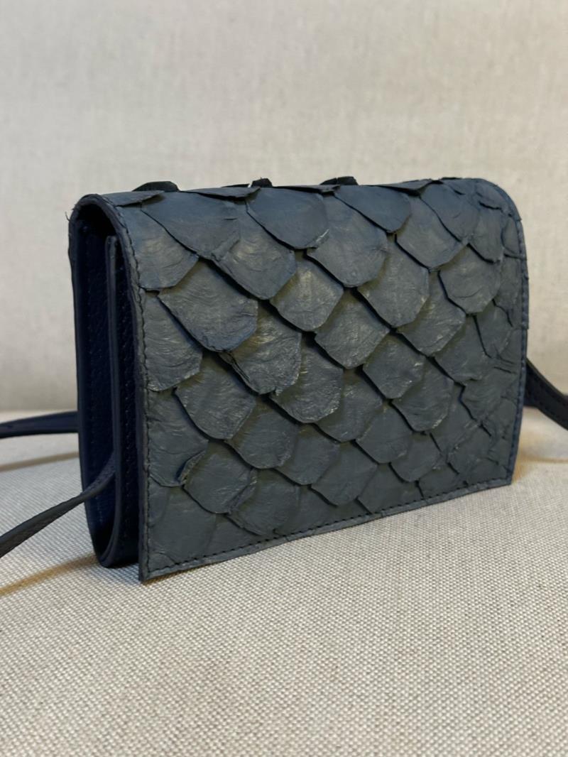 Bolsa couro pirarucu 