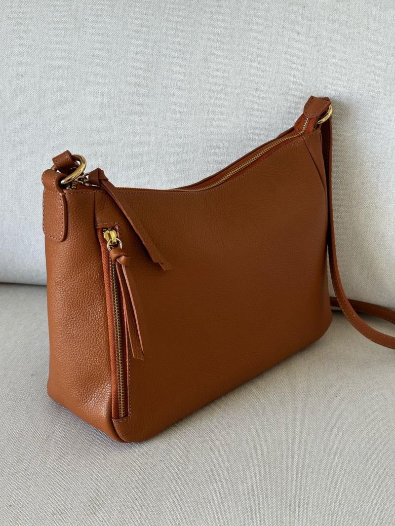 Bolsa media com alçca de ombro