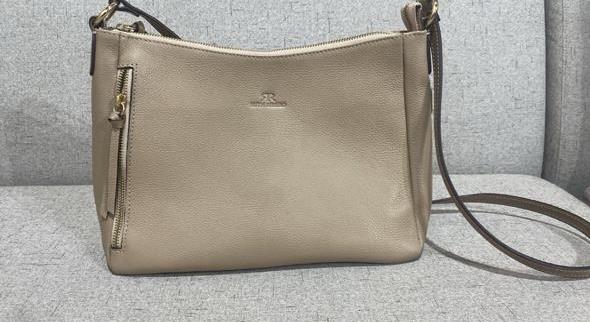 Bolsa media com alçca de ombro