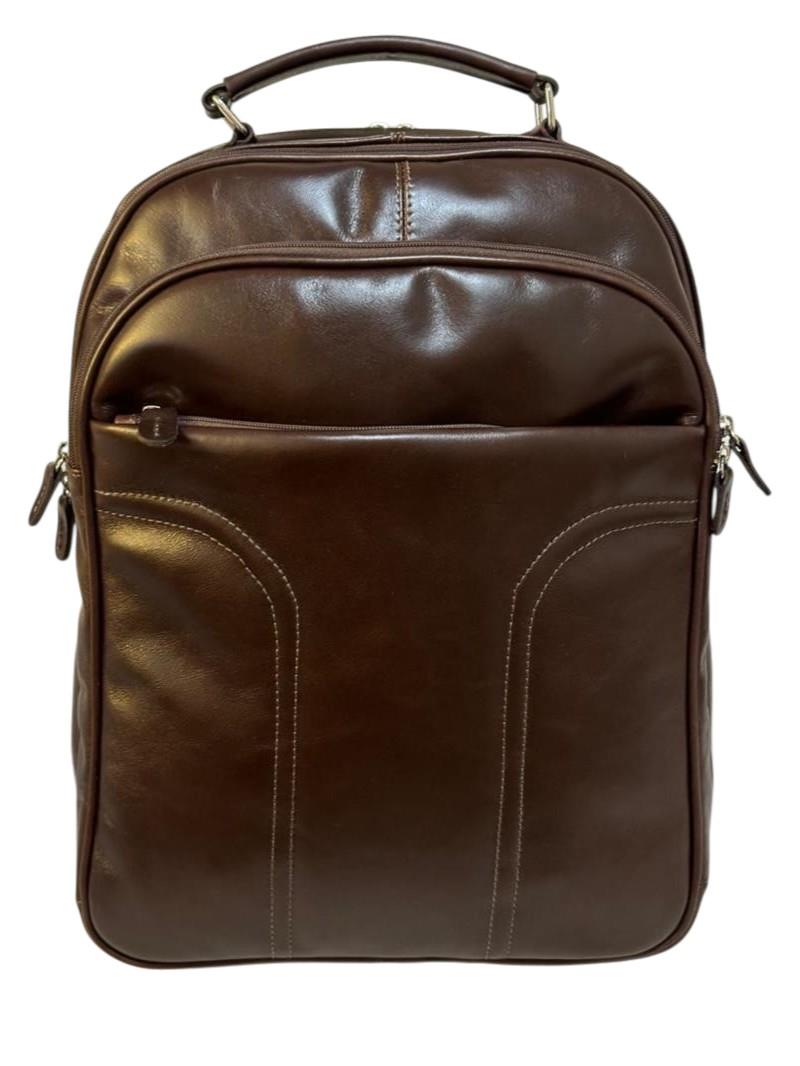 MOCHILA EM COURO LEGITIMO.
